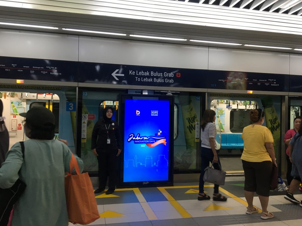 Advertising di MRT